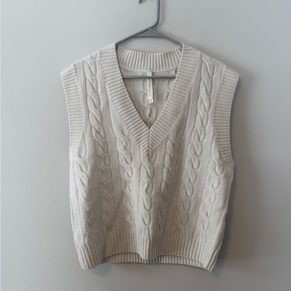 Aritzia Sweaters - Aritzia Babaton merino wool sweater vest